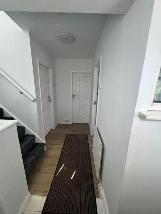 Charming 3-Bedroom Retreat With Modern Comforts South Ockendon Extérieur photo